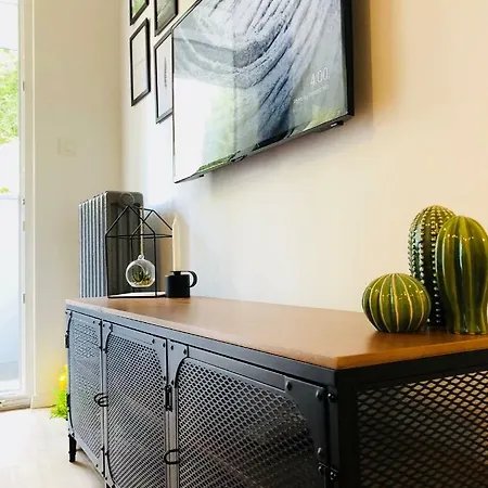 Right Place****cozy And Completely New Lägenhet *